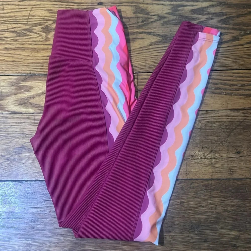 BEACH RIOT Megan Leggings Wave high rise ribbed pink athleisure NWOT SZ XS - Picture 3 of 7